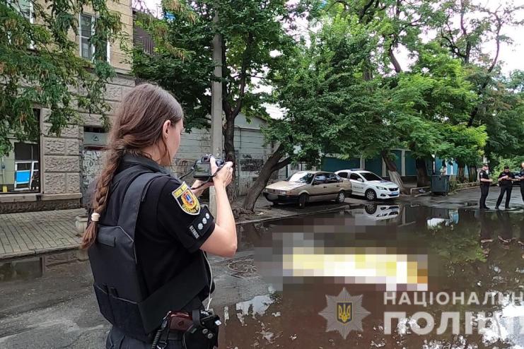 Вбив знайомого, а потім покінчив життя самогубством: поліція Одещини розслідує обставини смерті двох чоловіків (відео)